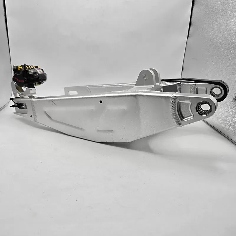 Bras Oscillant en Aluminium Section Rectangulaire – VMC MiniGP & Pit Bikes